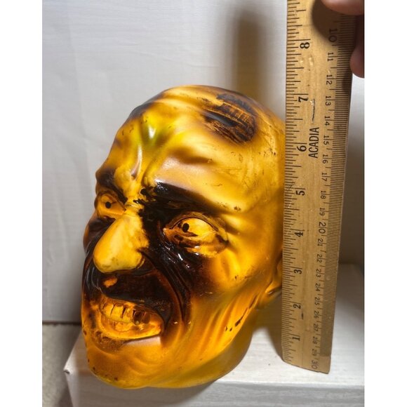 Halloween Creepy Zombie Head Prop With Box Display Lights Up Battery 6.75" Tall - Picture 9 of 9